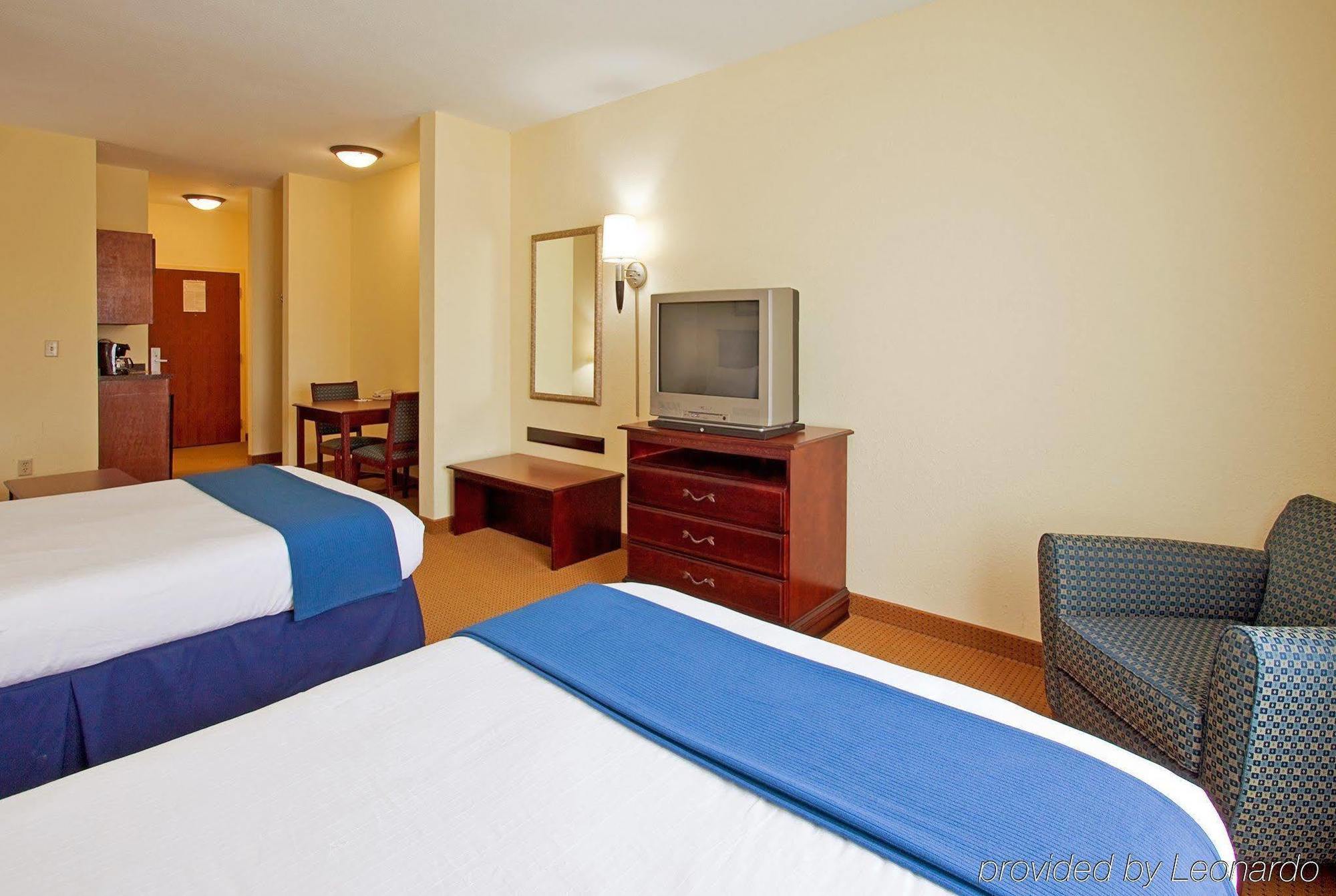 Holiday Inn Express Hotel & Suites Panama City-Tyndall Exterior foto